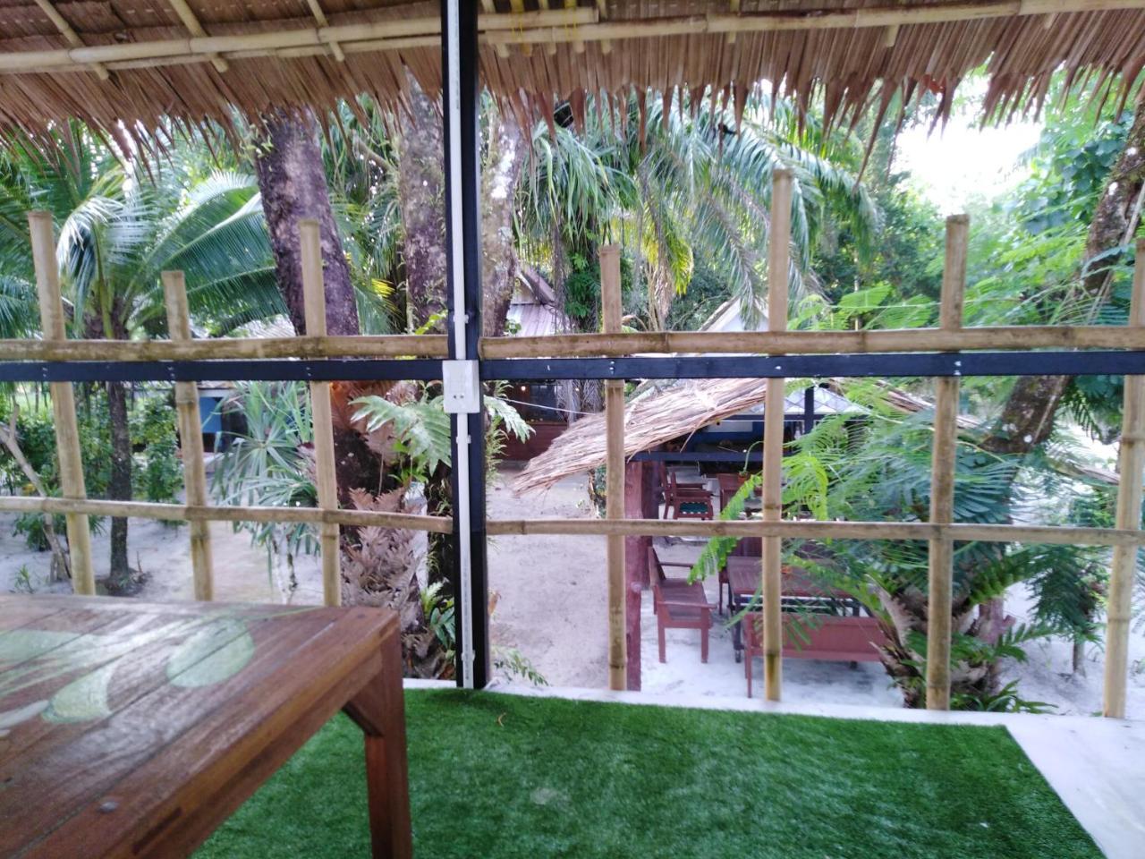 Phayam Hostel Koh Phayam Esterno foto