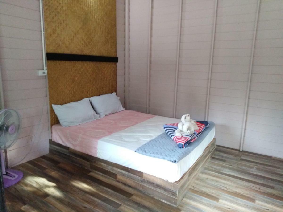Phayam Hostel Koh Phayam Esterno foto