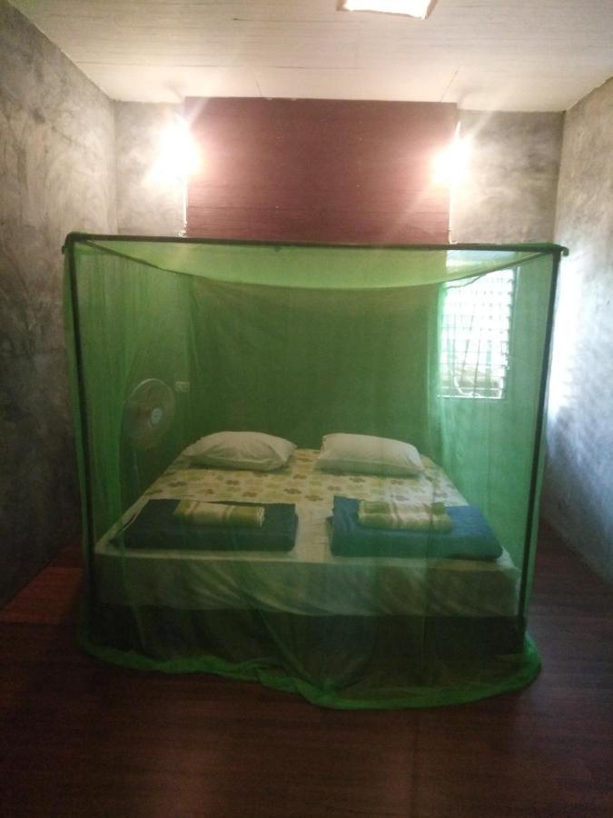 Phayam Hostel Koh Phayam Esterno foto