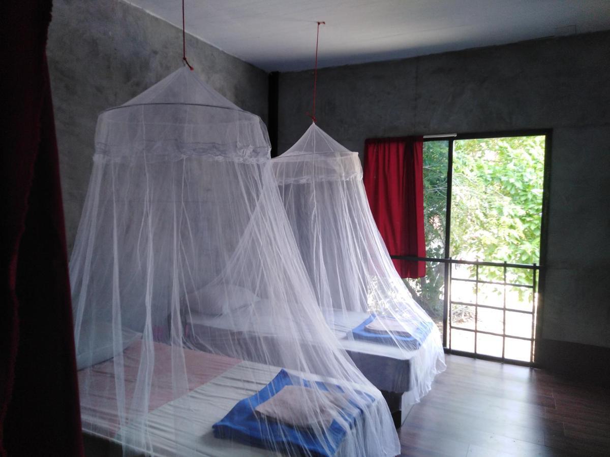 Phayam Hostel Koh Phayam Esterno foto